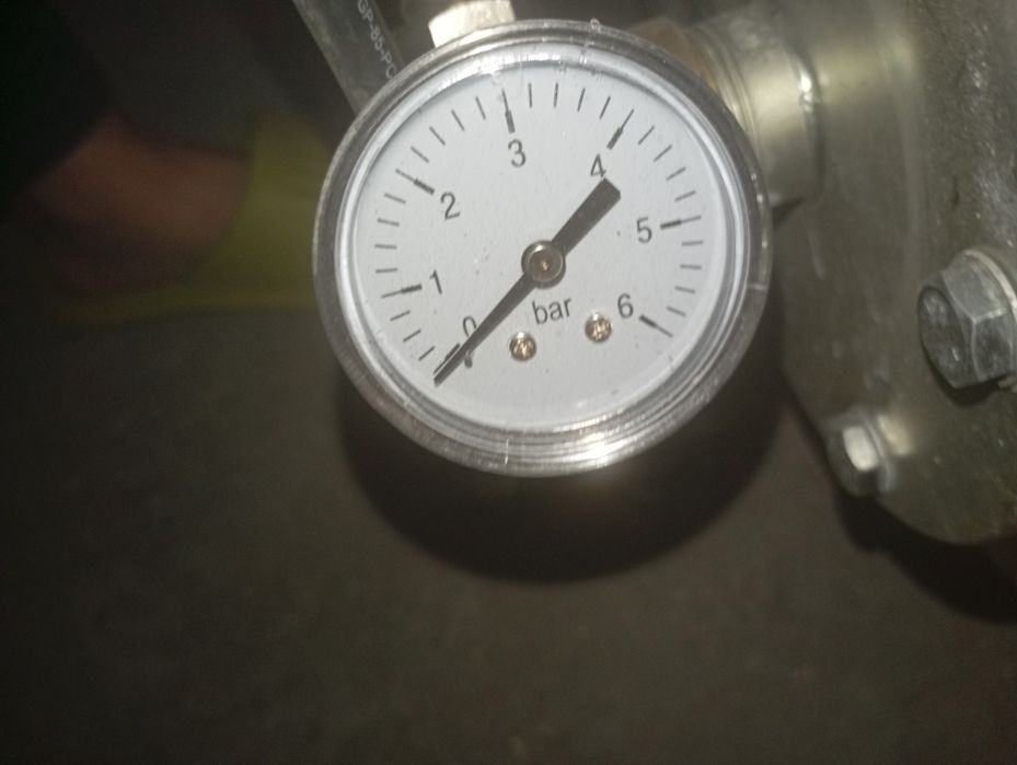 Vendo bomba de agua elétrica monofásica, de superfície com balão