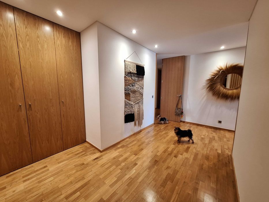 Apartamento T3 com áreas generosas no centro de Santo Tirso