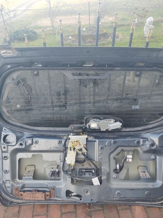 Klapa od Nissana Pathfinder R51