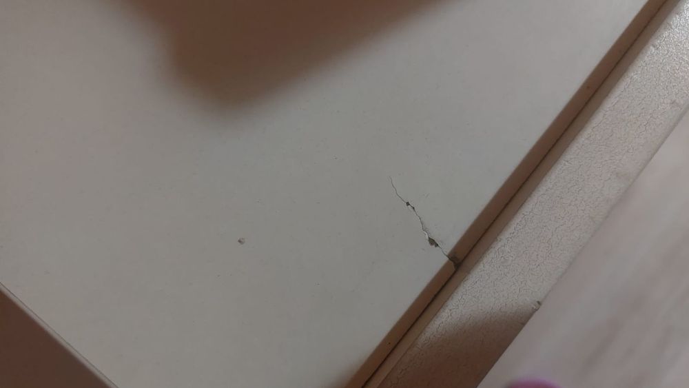 Łóżko z biurkiem i szafą