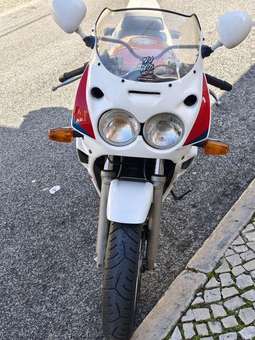 Yamaha FZR 600 3HE