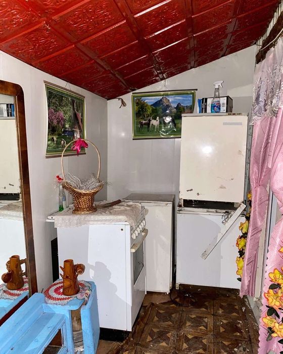 Продається невеличкий будиночок з великою земельною ділянкою