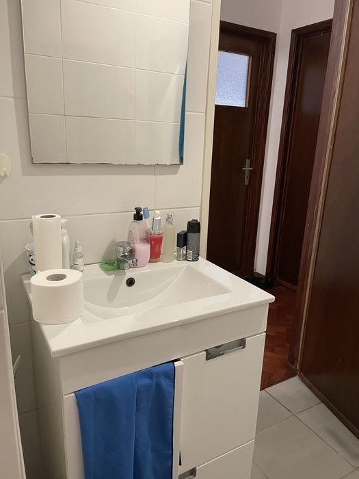Quarto a 5 min a pé da UA (entrada imediata)