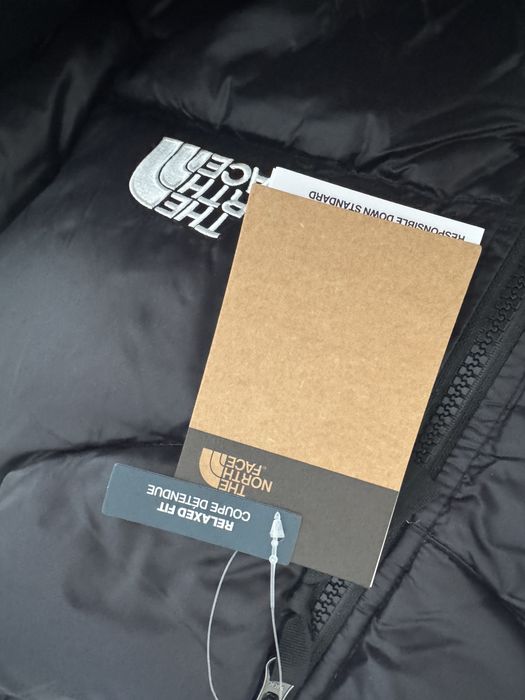 Короткий жіночий пуховик, чорний, білий куртка tnf the north face 700