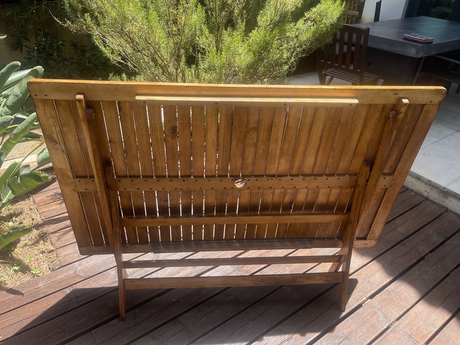 Mesa de Jardim em Madeira 4 Cadeiras Dobráveis – Conjunto Completo