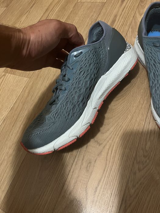 Кросівки чоловічі under urmor