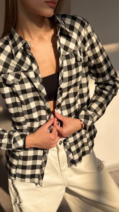 Сорочка жіноча, червоного кольору