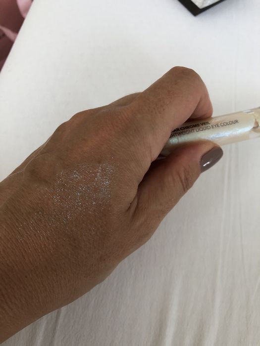 Laura mercier cien do powiek