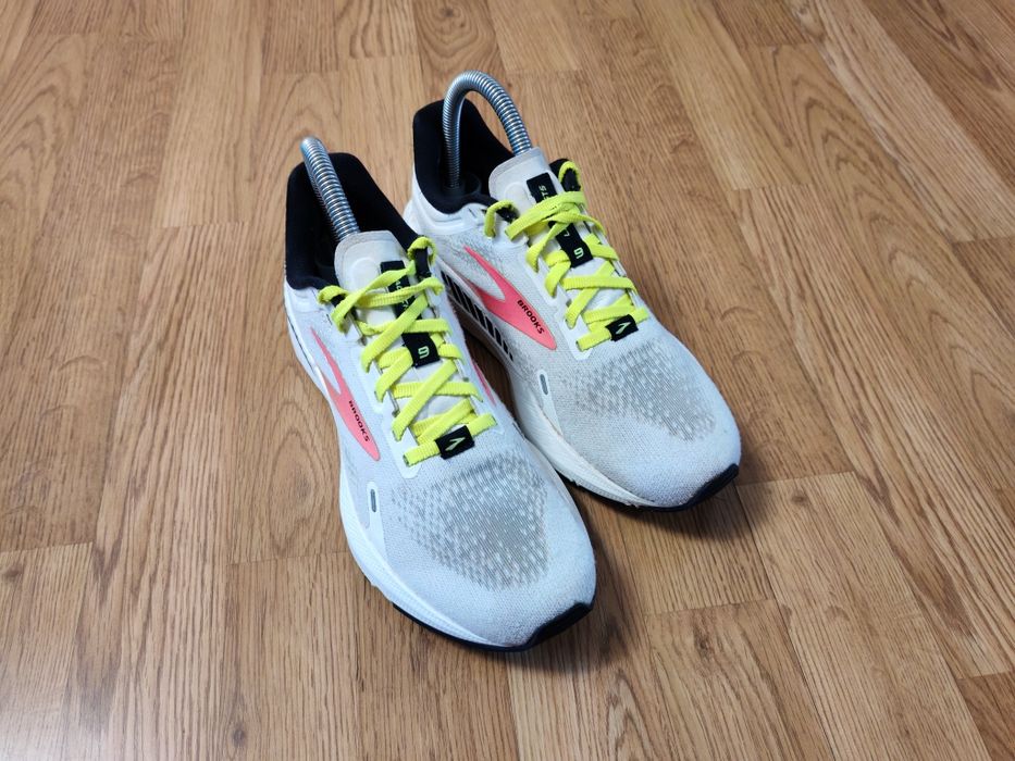 Кроссовки Brooks Launch GTS 9
