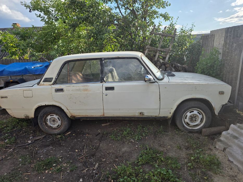Продам машину ваз 2105