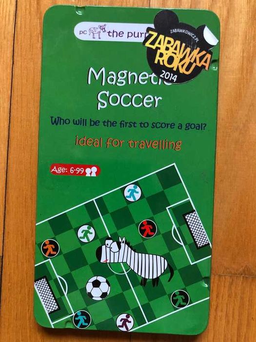 Gra magnetyczna "Piłka nożna" The Purple Cow
