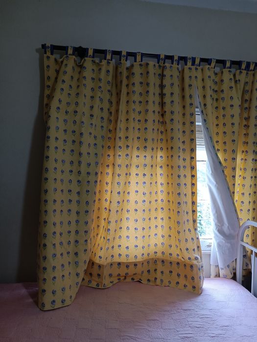 Cortinados e almofadas