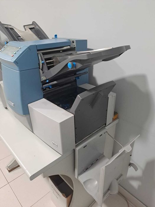 Envelopadora Pitney Bowes DI425