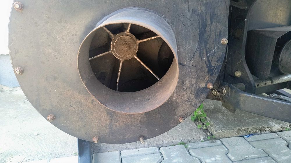 Kosiarka ISEKI TXG237 z osprzętem.