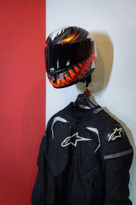 Suporte de capacete para parede