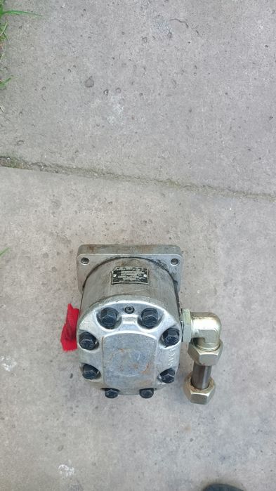 Bułgarska pompa hydrauliczna "Hydraulika" 17.5 MPa