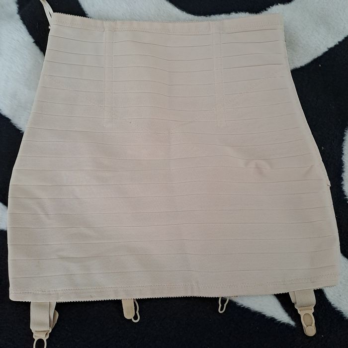 Пояс для чулків,труси,утягующа білизна