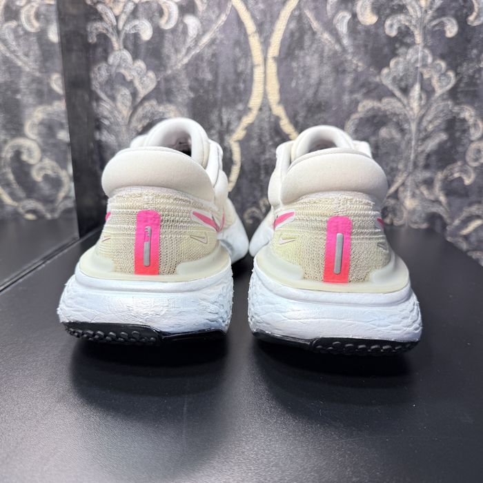 Беговые кроссовки Nike Zoomx Invincible Run Flyknit White