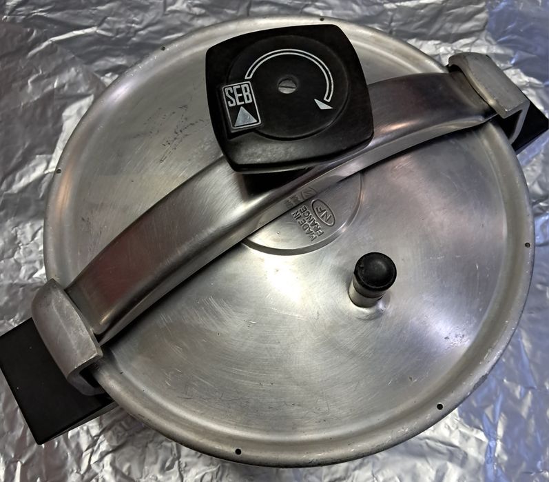 SEB Pressure Cooker458972491364454401