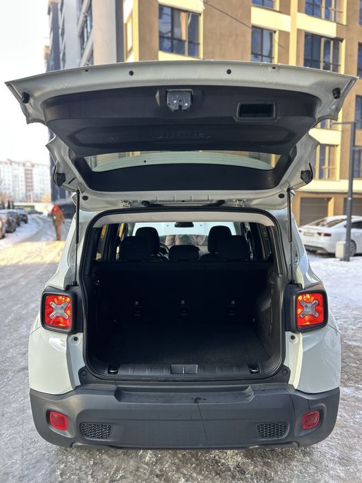 Jeep Renegade 2018 • Автомат • 2.4 Бензин • Свіже авто