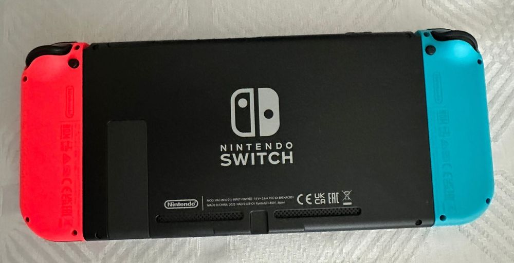 Vendo Nintendo Switch V2 com capa