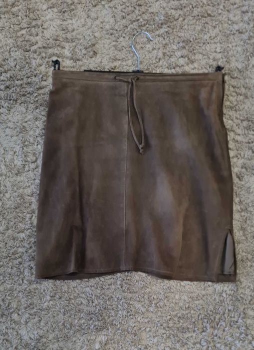 Mini saia de camurça beje/castanha claro Massimo Dutti