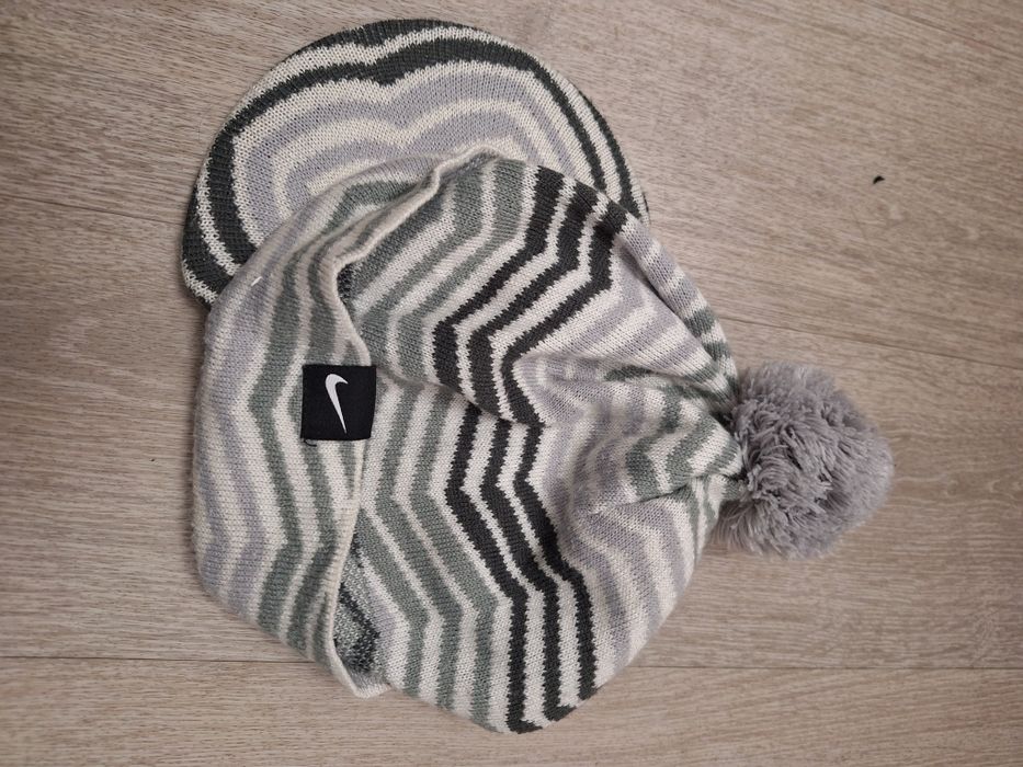 Czapka zimowa nike z daszkiem Unisex