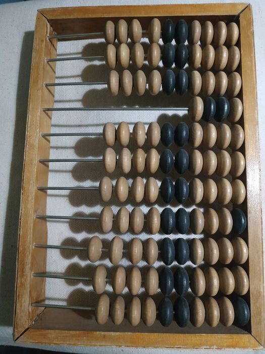 Картини на підрамнику,рахівниця дерев'яна