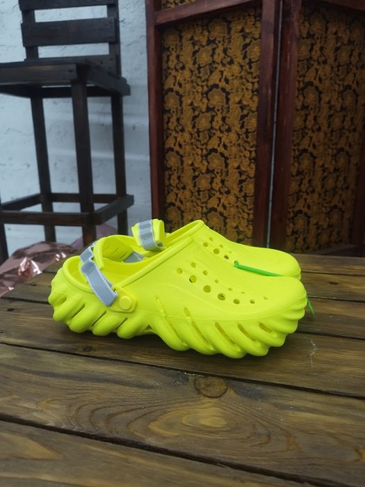 Знижки до 30%. Оригінальні Крокс. Розпродаж Складу. Crocs Salehe, Echo