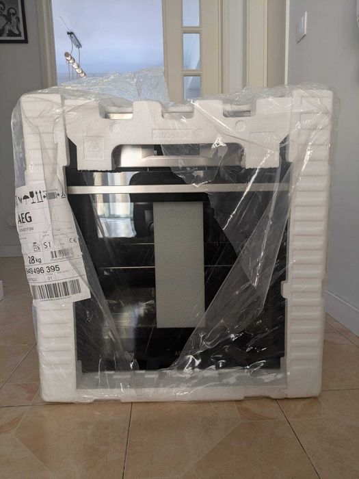 Novo, embalado, nunca usado com garantia e fatura - Forno Eléctrico AEG OU5AB21FSM A+