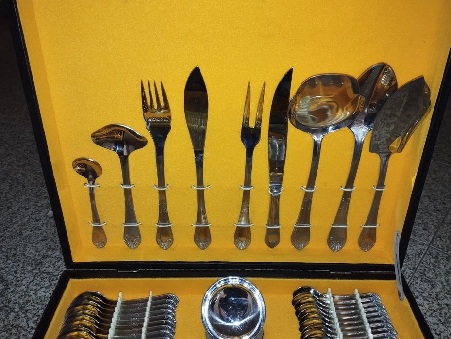 Faqueiro completo de 130 peças