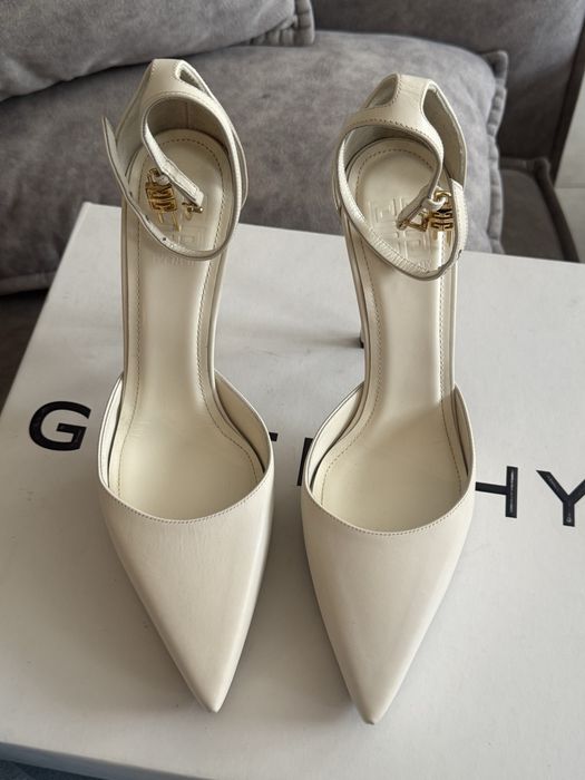Підбори Givenchy Charm-Detail Ankle-Strap Pumps