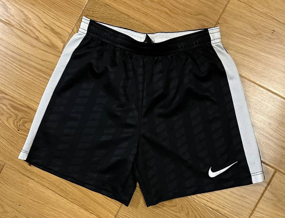 Дитячі шорти Nike 9-10 років