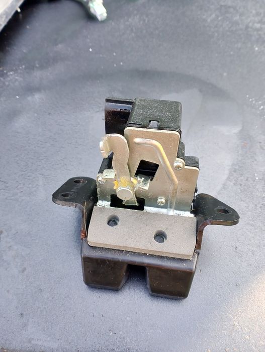 Zamek klapy Hyundai i30