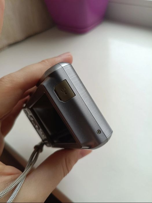 Продам цифровий фотоаппарат мильниця Samsung ES20 Silver