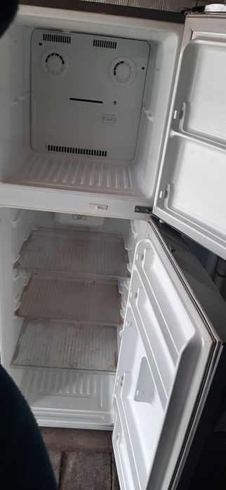 Холодильник б/у.