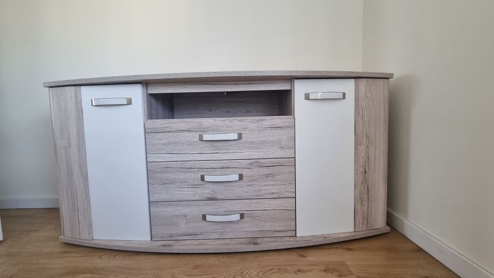 Komoda z podświetleniem LED