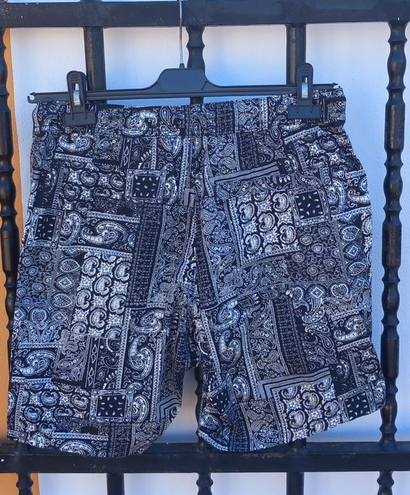 Calção preto de Homem,tamanho S da HM 4€