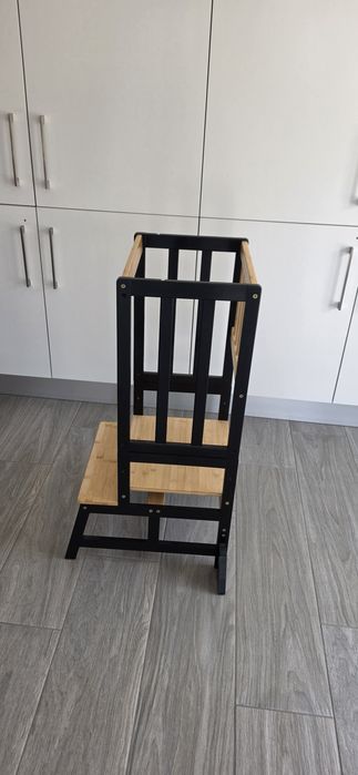 Torre de aprendizagem Montessori da marca COSYLAND.