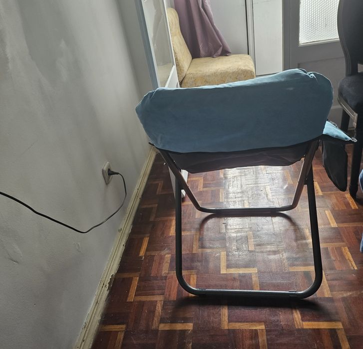 Vendo linda cadeira pra descanso nova nunca usei