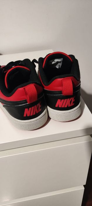Nike Court Borough Low (Preto/Vermelho)