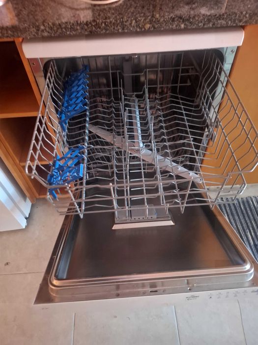 Máquina de Lavar Loiça Candy – 13 Talheres