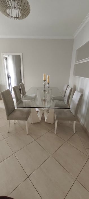 Conjunto mesa e cadeiras sala de jantar