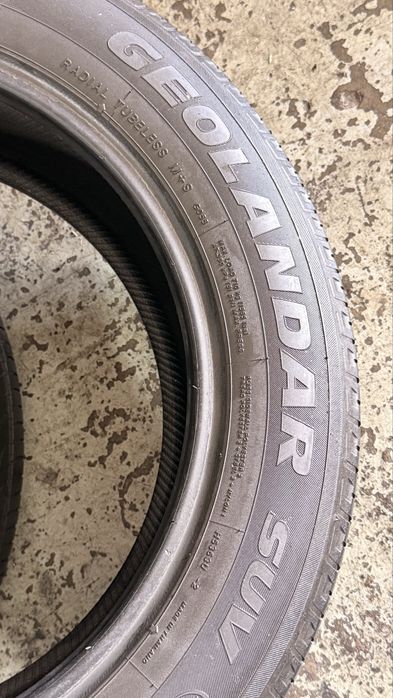 Pneus 215/60r17 Yokohama Geolandar com 75% piso