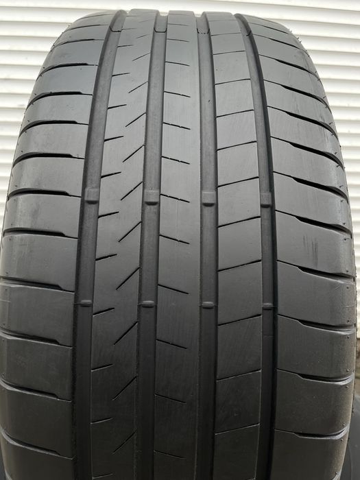 Продам комплект шин Brigestone 255/55/19