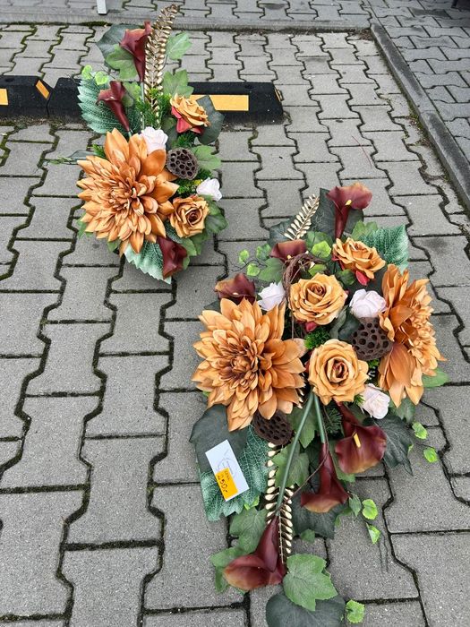 Kompozycje Nagrobne w komplecie z wazonem
