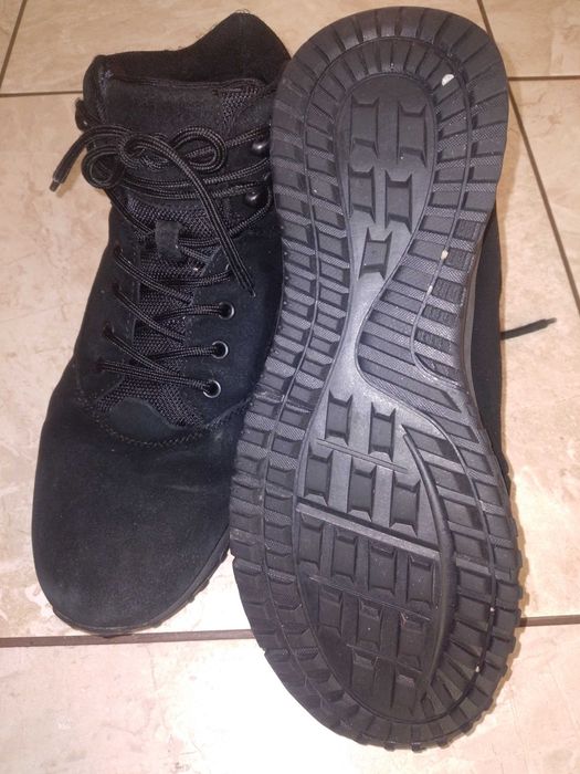 Buty czarne zimowe zamszowe 4F. Rozm. 42.
