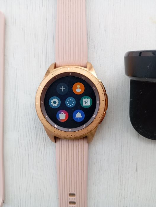 Samsung Galaxy Watch 42mm - Rosa, em ótimo estado + carregador sem fio