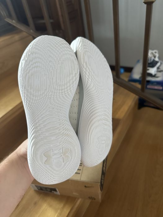 Кросівки under armour 3024786-101 оригінал білі р.35,5