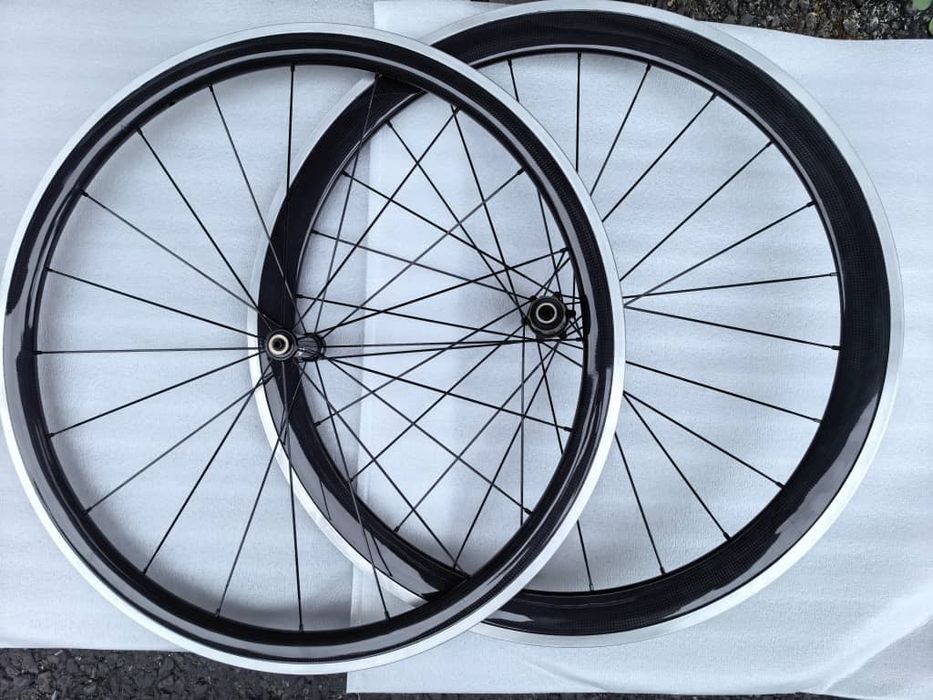 koła szosowe karbonowe